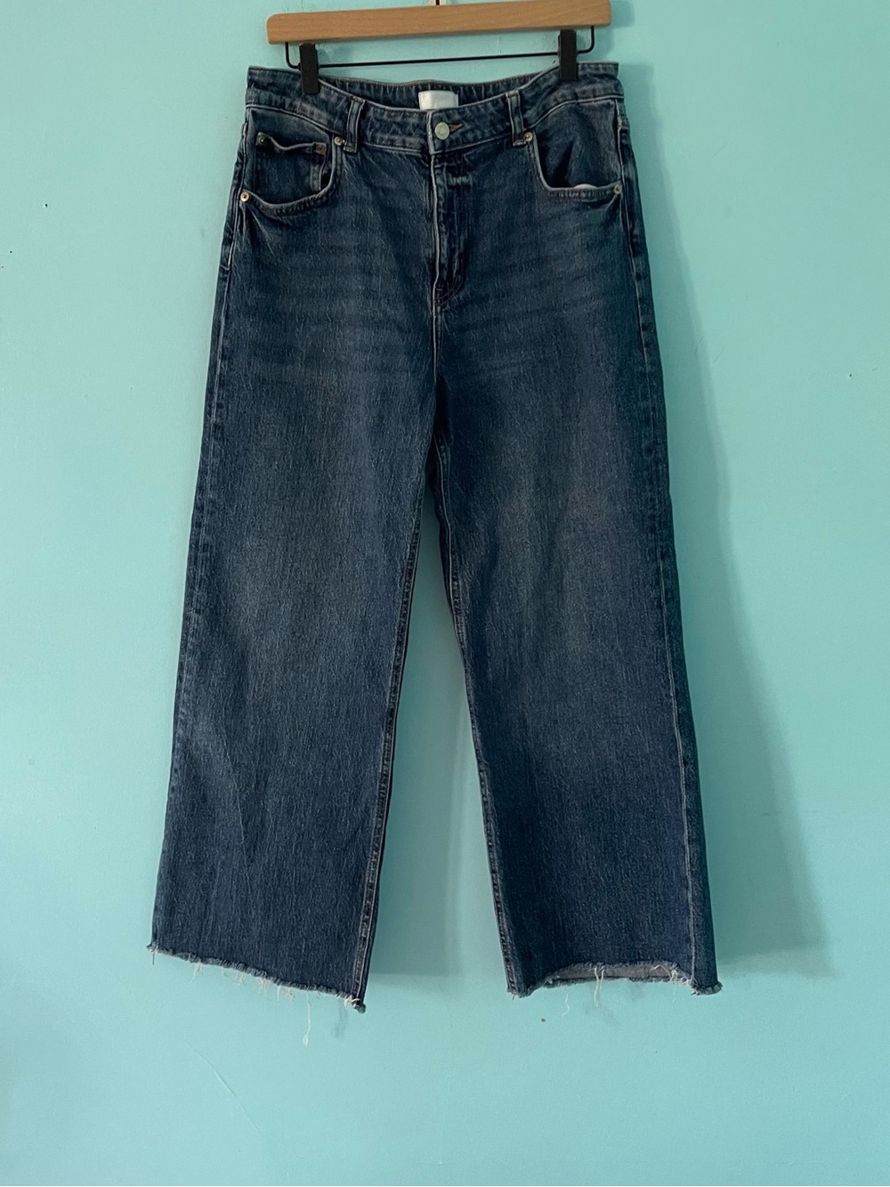 H&M Wide Leg Ultra High Rise Raw Hem Crop Stretch Denim Jean 12 Blue Med Wash
